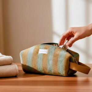 Trousse de toilette rayée kaki et camel